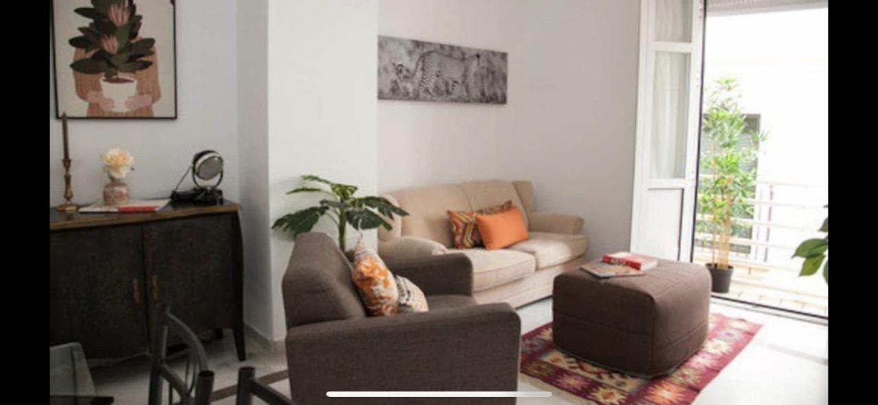 Very Apartament. Center. Private Parking *